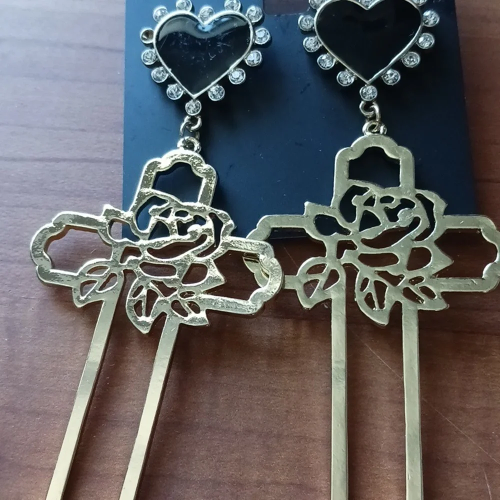 Thalia Sodi Cross With Heart Gold Earrings Mother's Day - Picture 1 of 7